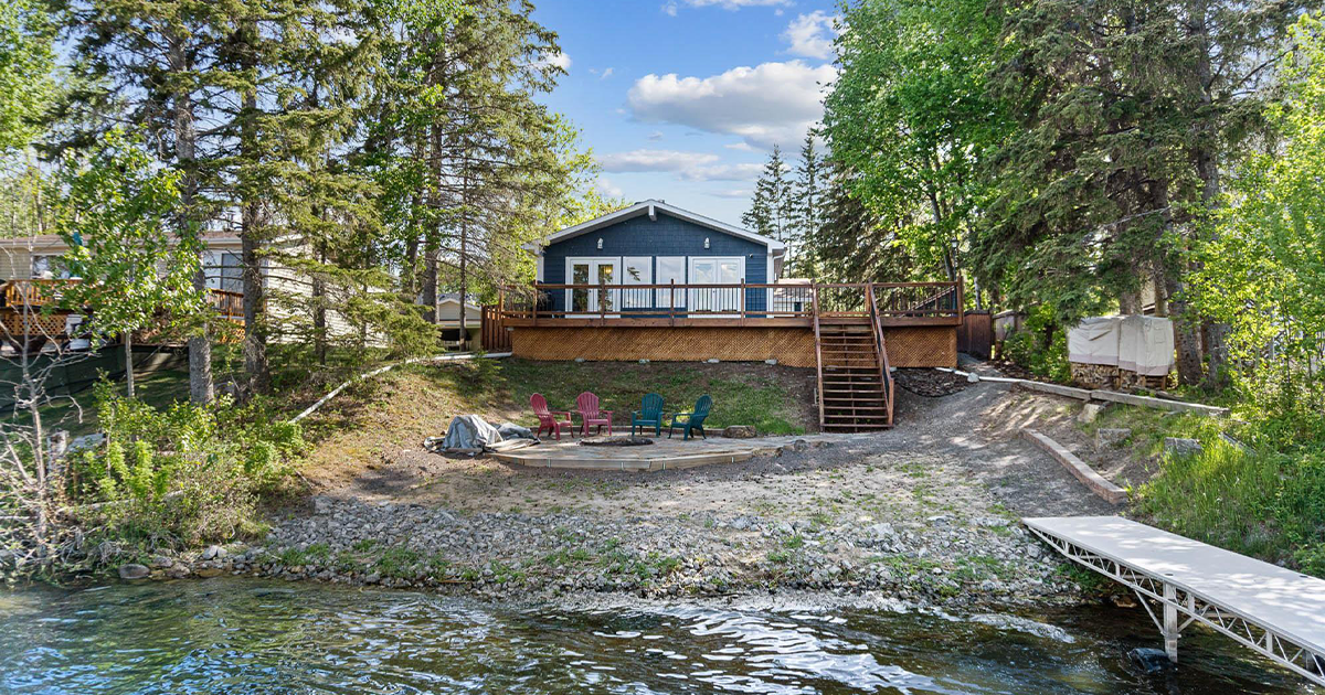 The Benefits of Choosing a Waterfront Home Near Edmonton Cabin Image