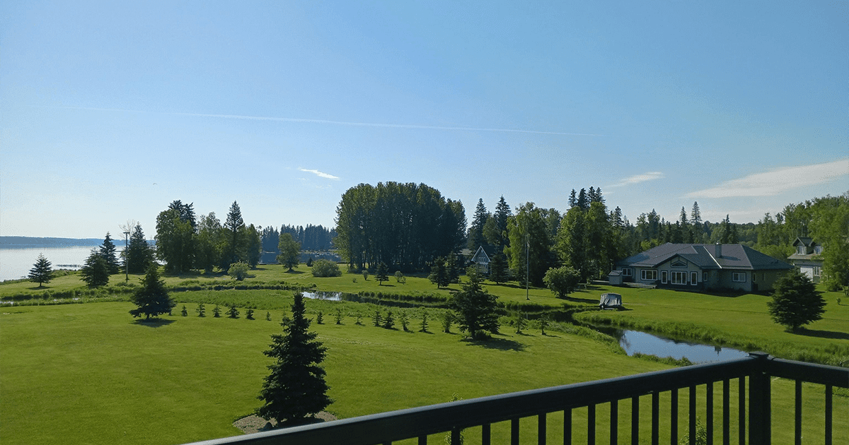 The Benefits of Choosing a Waterfront Home Near Edmonton Views Image